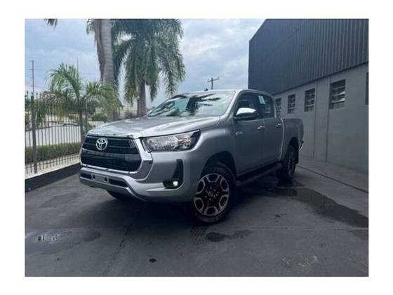 TOYOTA HILUX 2.8 D-4D TURBO DIESEL CD SRV 4X4 AUTOMÁTICO TOYOTA HILUX 2.8 D-4D TURBO DIESEL CD SRV 4X4 AUTOMÁTICO